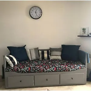https://charmant-appartement-aux-pieds-des-pistes.hotels-rhonealpes.com